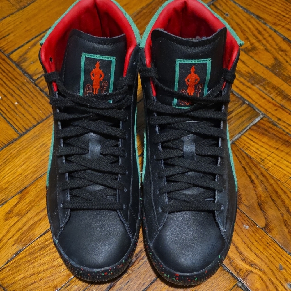 Puma "Clyde" x ELF collab sneakers (Boys 6/ Womens 7.5)